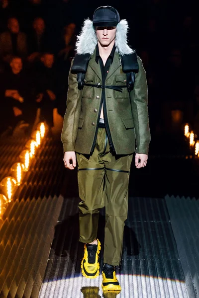 Look 24